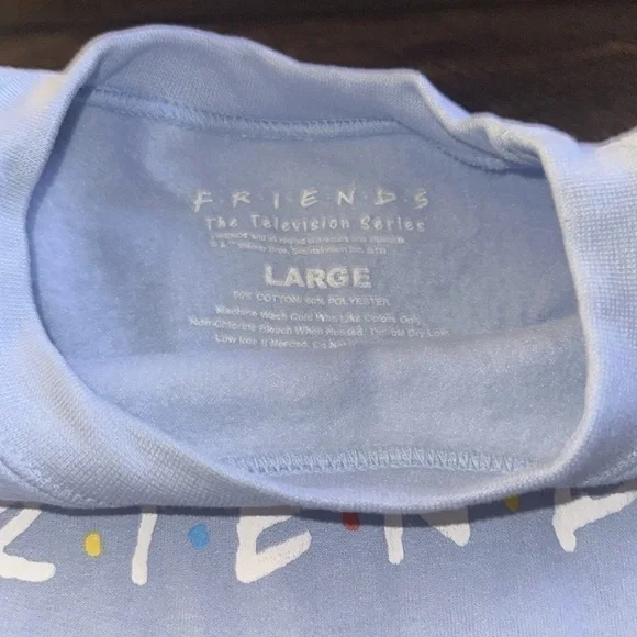 Friends sz L cropped sweatshirt - Picture 5 of 5